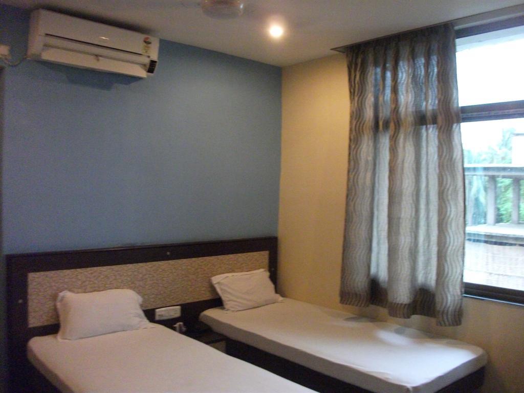 Hotel Parshuram Γουβαχάτι Εξωτερικό φωτογραφία