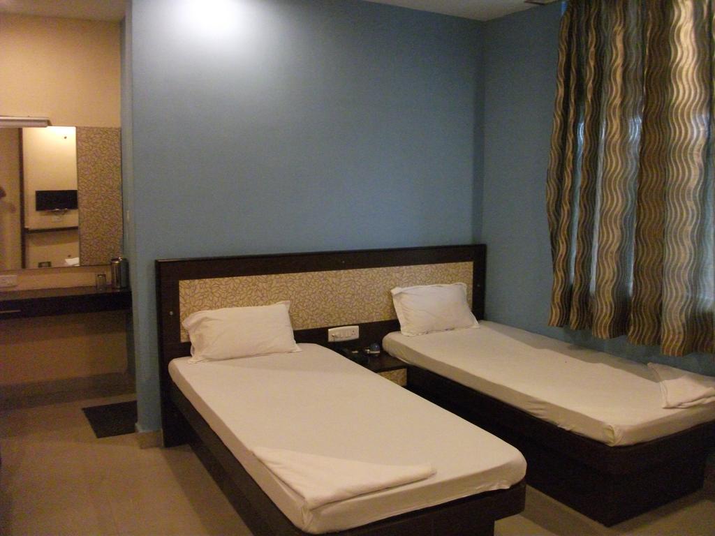 Hotel Parshuram Γουβαχάτι Εξωτερικό φωτογραφία