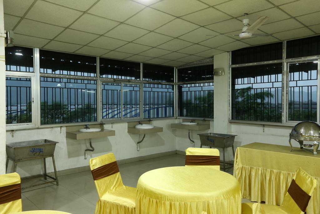 Hotel Parshuram Γουβαχάτι Εξωτερικό φωτογραφία